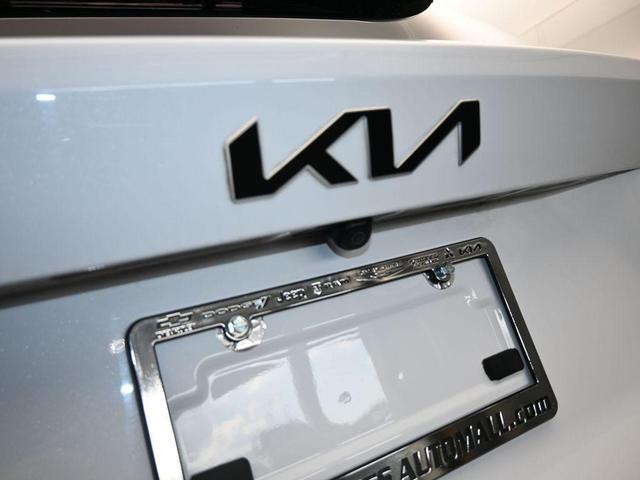 Photo of 2023 Glacial White Pearl Kia Sorento
