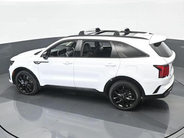 Photo of 2023 Glacial White Pearl Kia Sorento