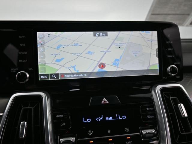 Photo of 2023 Glacial White Pearl Kia Sorento