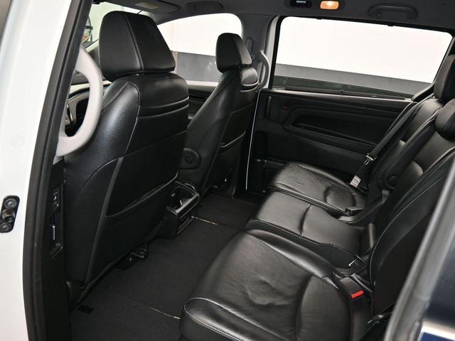 Photo of 2022 White Honda Odyssey