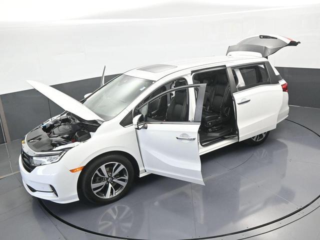 Photo of 2022 White Honda Odyssey
