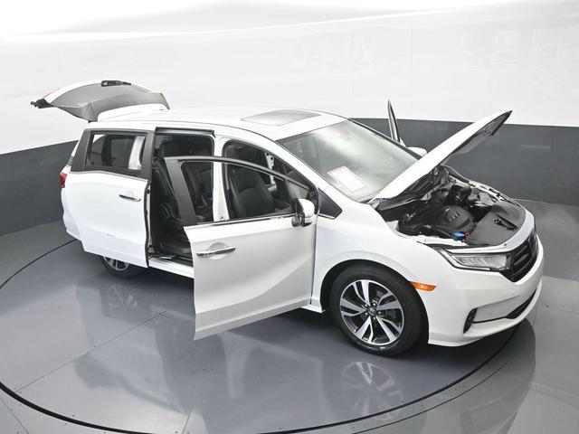 Photo of 2022 White Honda Odyssey