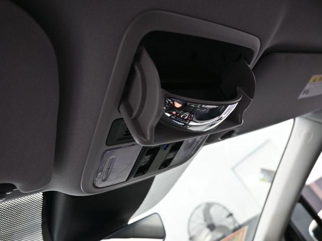Photo of 2022 White Honda Odyssey