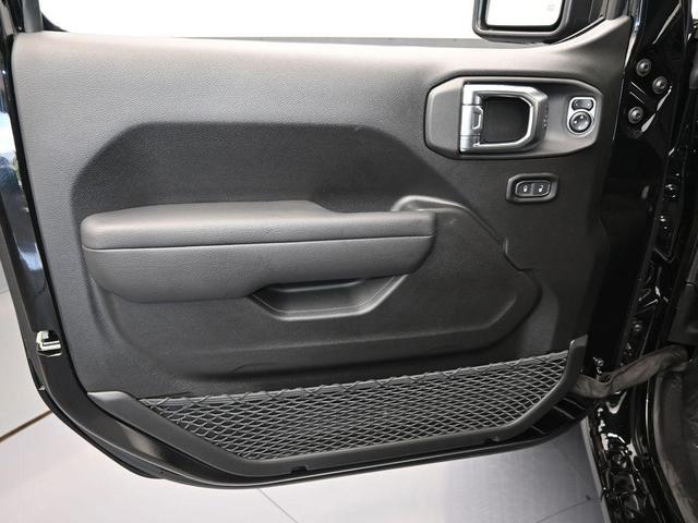 Photo of 2025 Black Clearcoat Jeep Gladiator