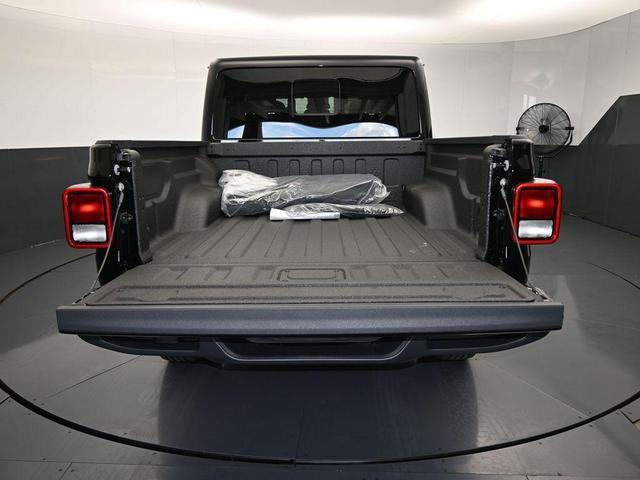 Photo of 2025 Black Clearcoat Jeep Gladiator