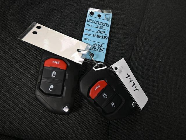 Photo of 2025 Black Clearcoat Jeep Gladiator