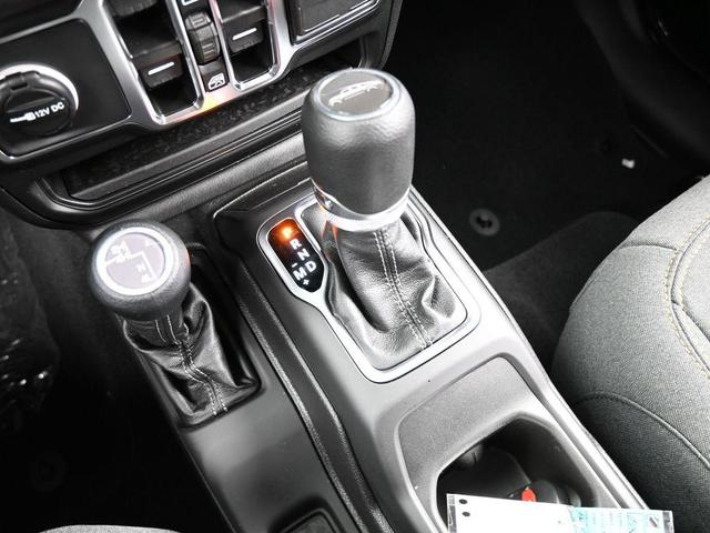 Photo of 2025 Black Clearcoat Jeep Gladiator