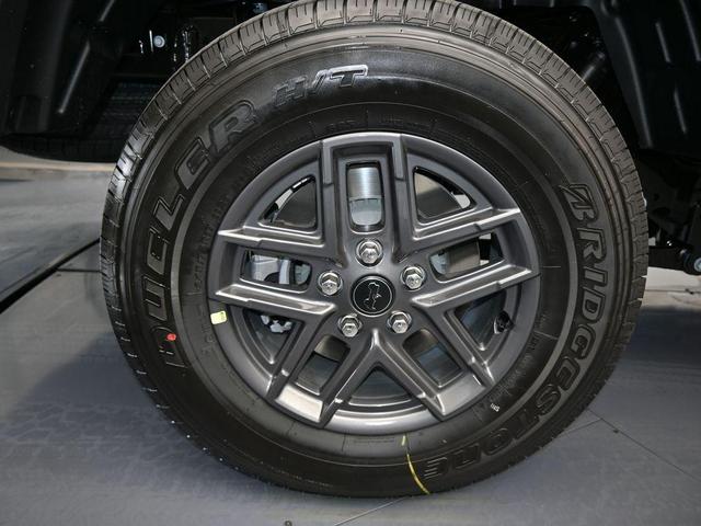 Photo of 2025 Black Clearcoat Jeep Gladiator