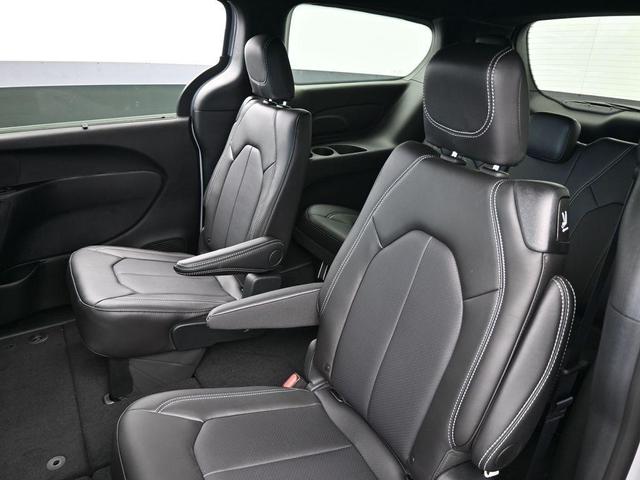 Photo of 2025 Bright White Clearcoat Chrysler Pacifica