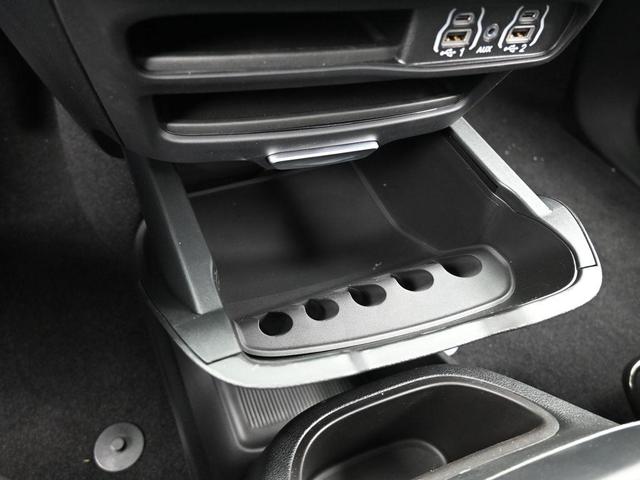 Photo of 2025 Bright White Clearcoat Chrysler Pacifica