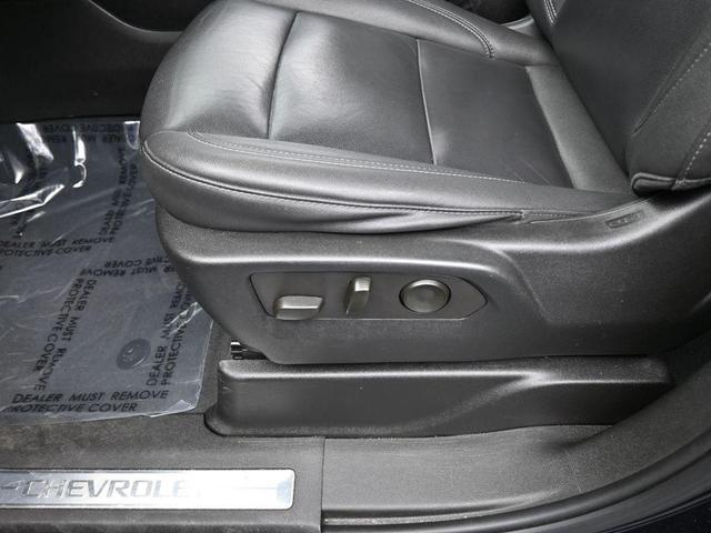 Photo of 2023 Midnight Blue Metallic Chevrolet Suburban