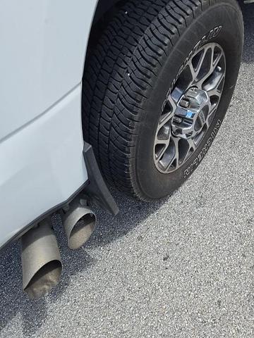Photo of 2020 Oxford White Ford F-250