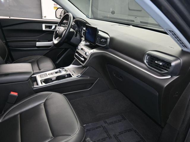 Photo of 2022 Carbonized Gray Metallic Ford Explorer