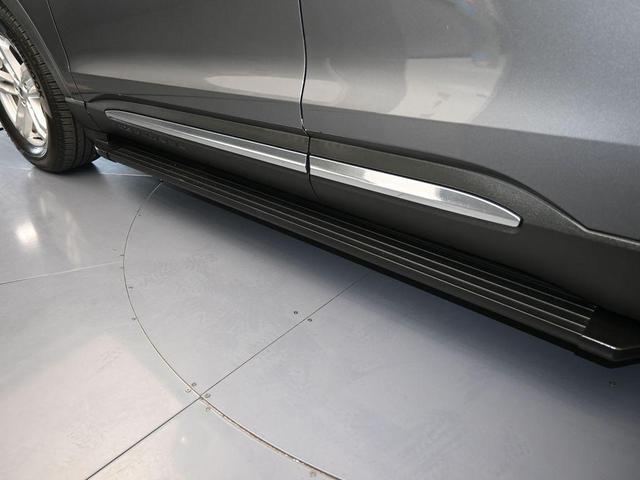 Photo of 2022 Carbonized Gray Metallic Ford Explorer