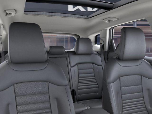 Photo of 2025 Glacial White Pearl Kia Sportage