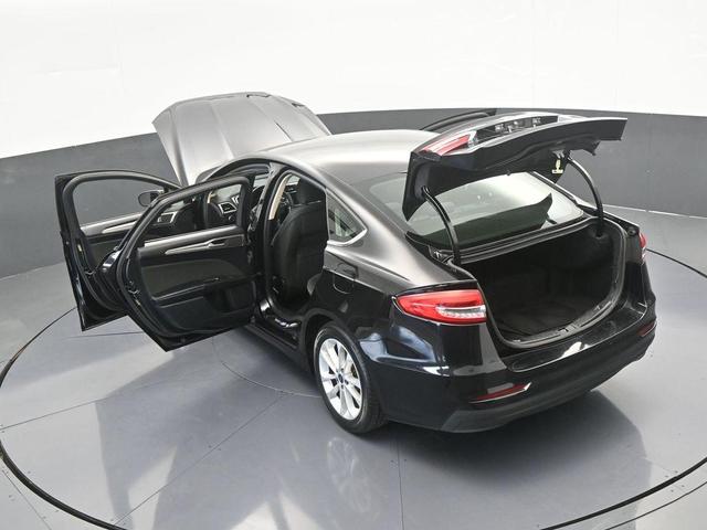 Photo of 2019 Black Ford Fusion Hybrid