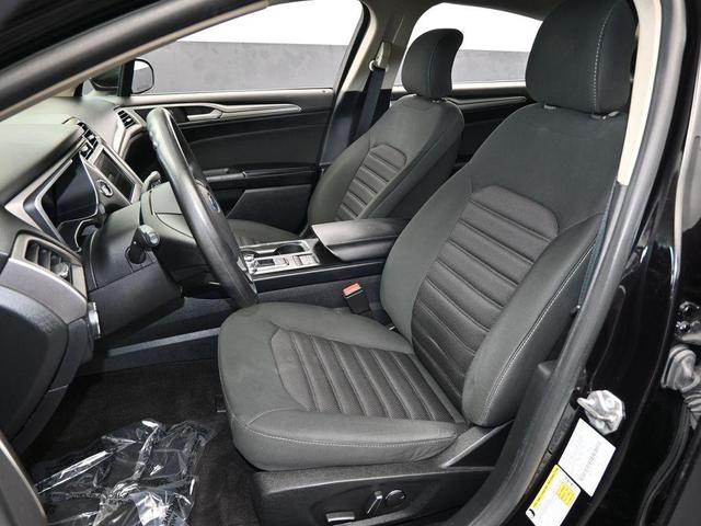 Photo of 2019 Black Ford Fusion Hybrid