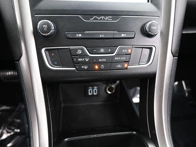 Photo of 2019 Black Ford Fusion Hybrid