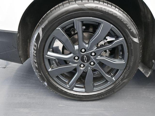 Photo of 2023 Summit White Chevrolet Equinox