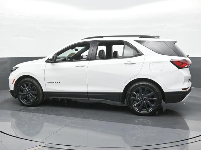 Photo of 2023 Summit White Chevrolet Equinox