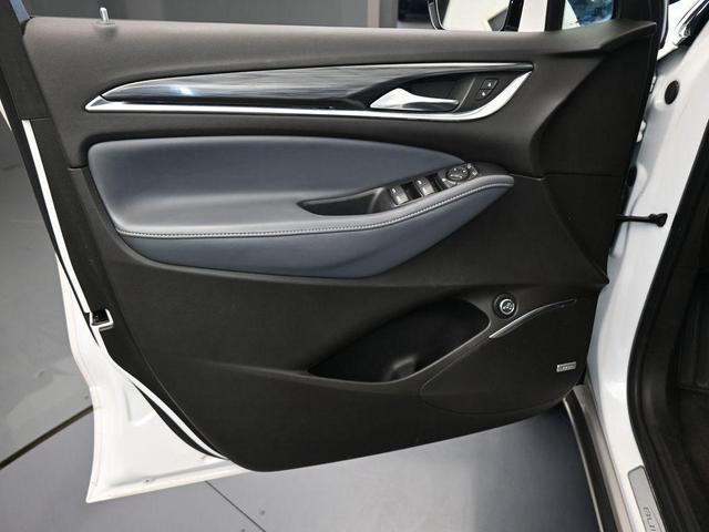 Photo of 2021 White Frost Tri-Coat Buick Enclave