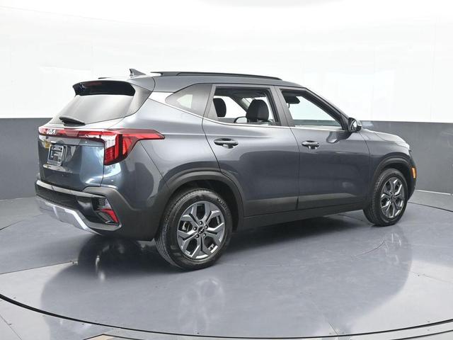Photo of 2024 Gravity Gray Kia Seltos