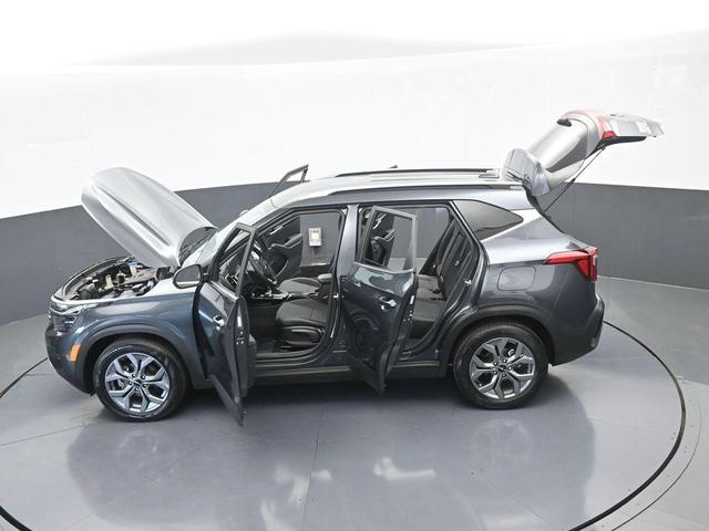 Photo of 2024 Gravity Gray Kia Seltos
