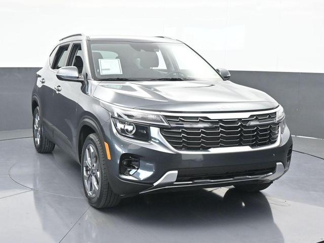 Photo of 2024 Gravity Gray Kia Seltos