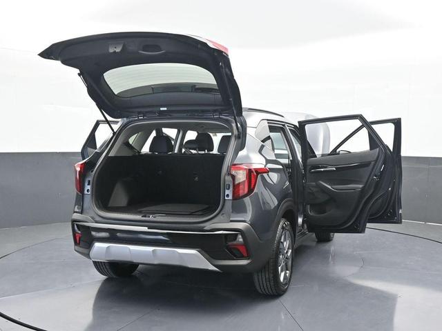 Photo of 2024 Gravity Gray Kia Seltos