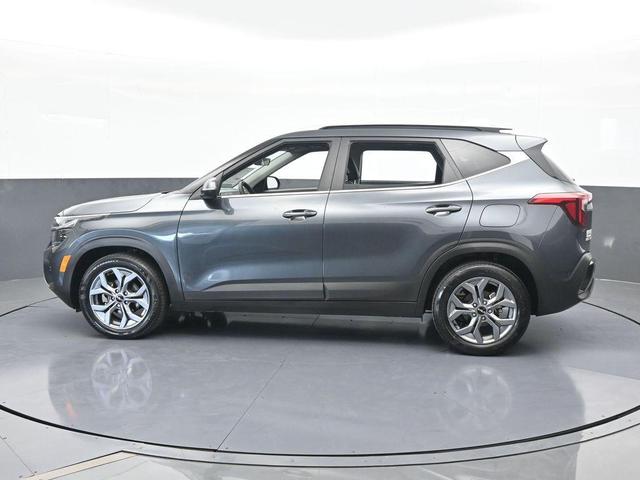 Photo of 2024 Gravity Gray Kia Seltos