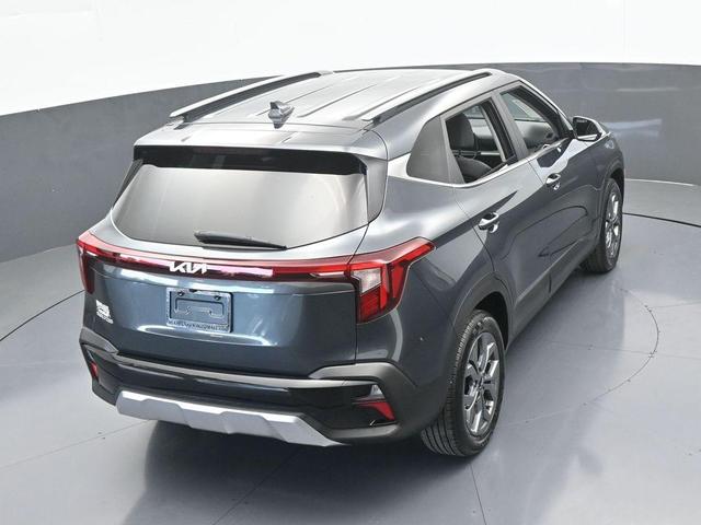Photo of 2024 Gravity Gray Kia Seltos