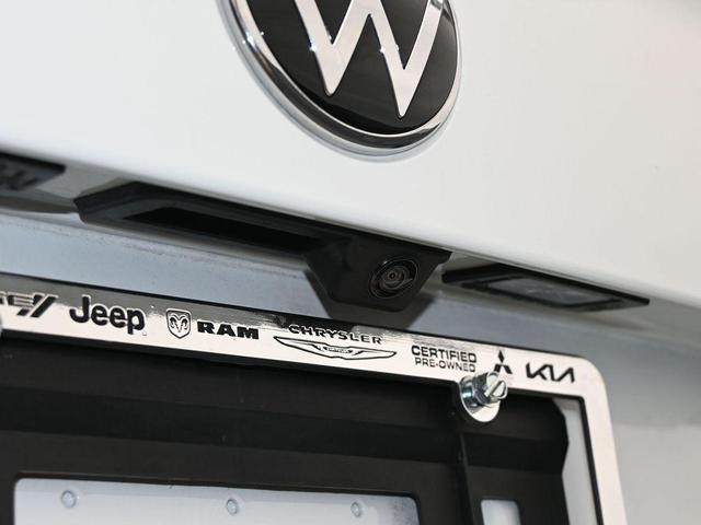 Photo of 2023 Pure White Volkswagen Jetta