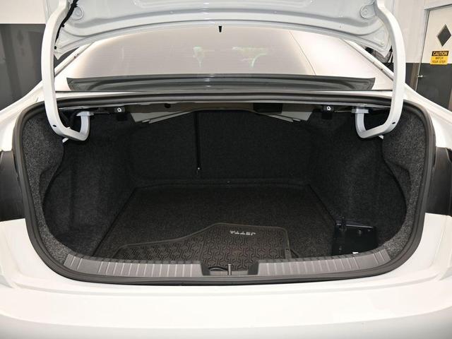 Photo of 2023 Pure White Volkswagen Jetta