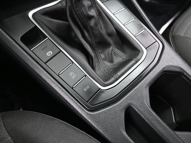 Photo of 2023 Pure White Volkswagen Jetta