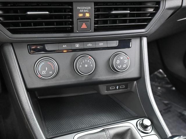 Photo of 2023 Pure White Volkswagen Jetta