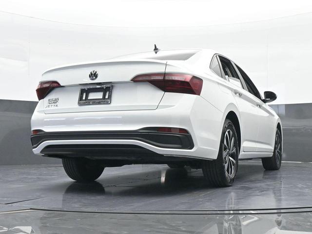 Photo of 2023 Pure White Volkswagen Jetta