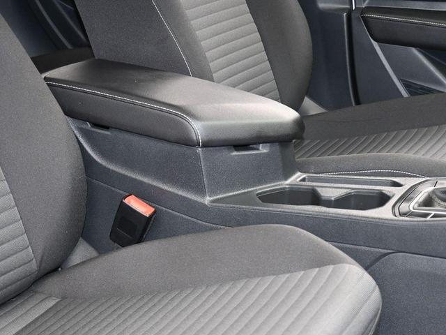 Photo of 2023 Pure White Volkswagen Jetta