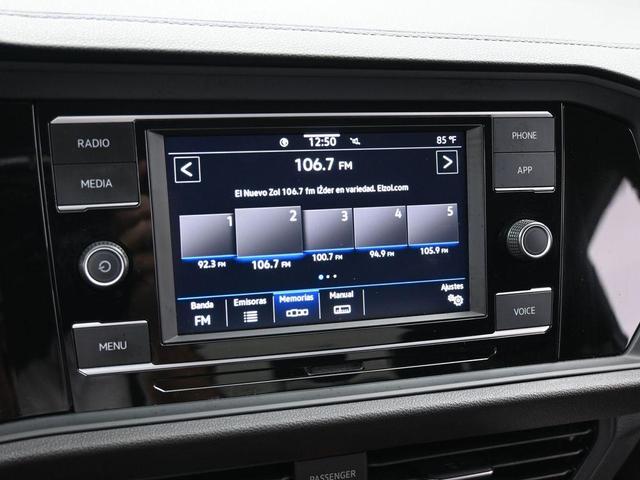 Photo of 2023 Pure White Volkswagen Jetta