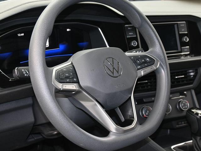 Photo of 2023 Pure White Volkswagen Jetta