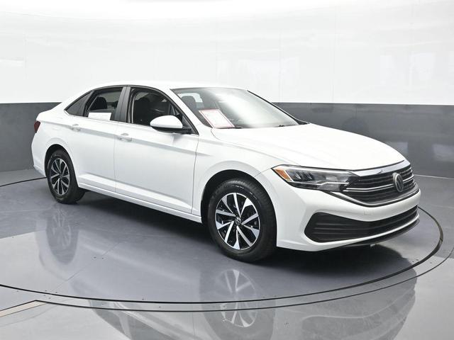 Photo of 2023 Pure White Volkswagen Jetta