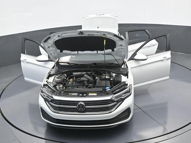 Photo of 2023 Pure White Volkswagen Jetta