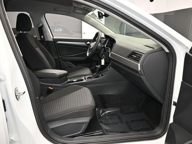 Photo of 2023 Pure White Volkswagen Jetta