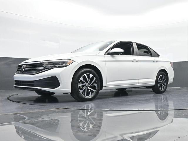 Photo of 2023 Pure White Volkswagen Jetta