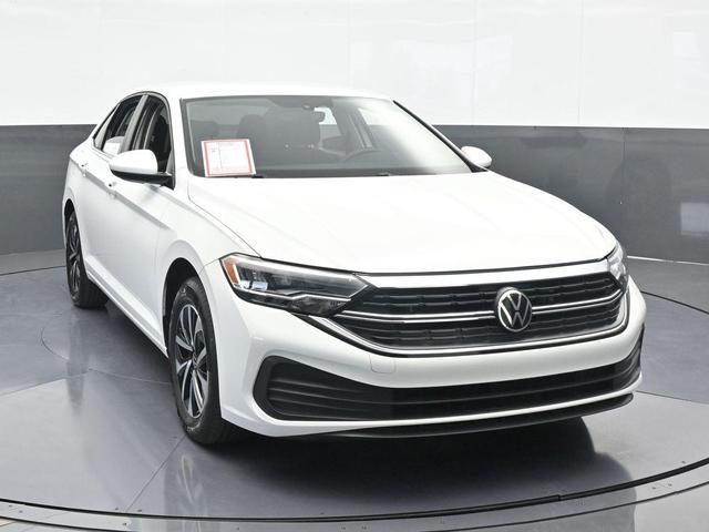 Photo of 2023 Pure White Volkswagen Jetta