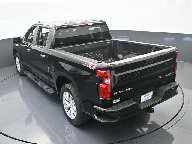 Photo of 2023 Black Chevrolet Silverado 1500
