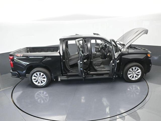 Photo of 2023 Black Chevrolet Silverado 1500
