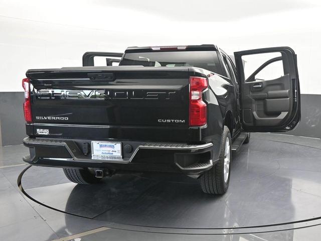Photo of 2023 Black Chevrolet Silverado 1500