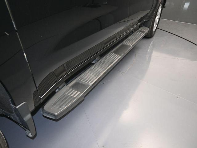 Photo of 2023 Black Chevrolet Silverado 1500