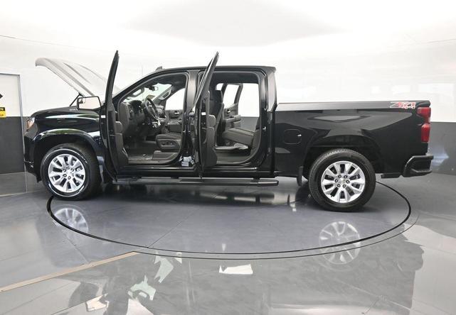 Photo of 2023 Black Chevrolet Silverado 1500
