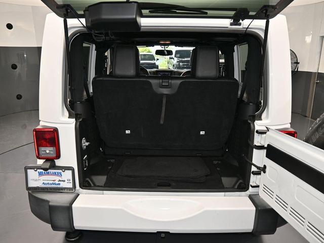 Photo of 2016 Bright White Clearcoat Jeep Wrangler